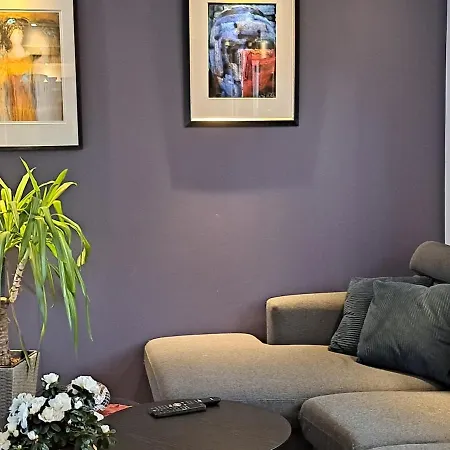 Hjemme Koselig Og Sentralt *